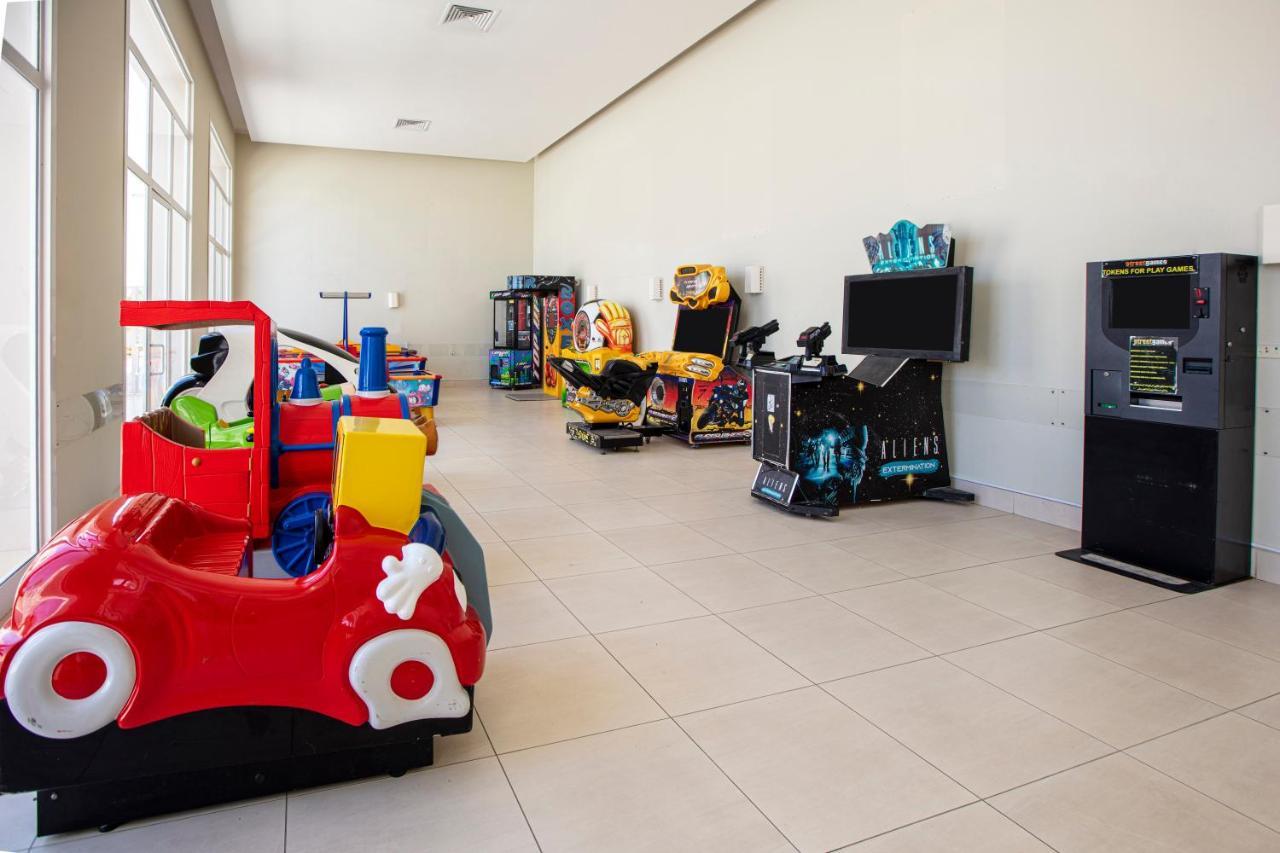 Отель Jaz Aquaviva Хургада Экстерьер фото The game room at the airport